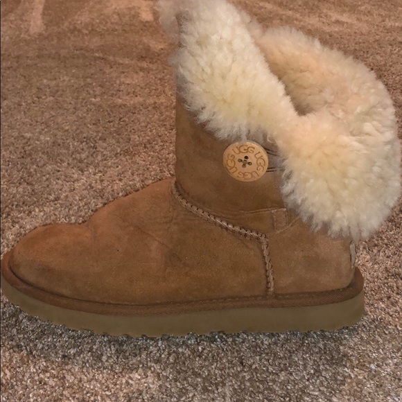 Uggs - Picture 3 of 4